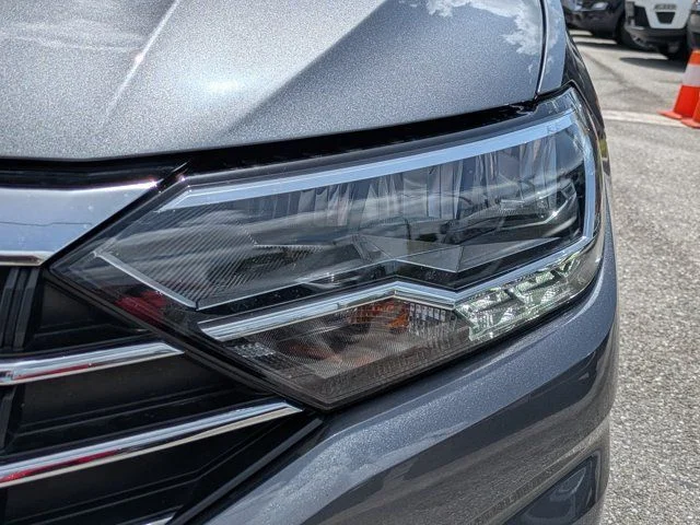 Used 2019 Platinum Gray Metallic Volkswagen 1.4T SE image 10