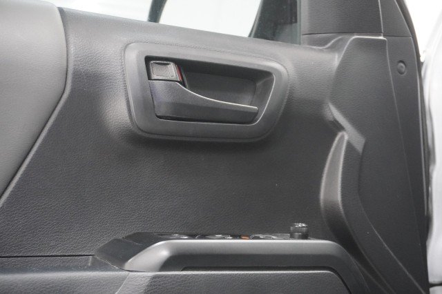 Used 2022  Toyota SR image 15
