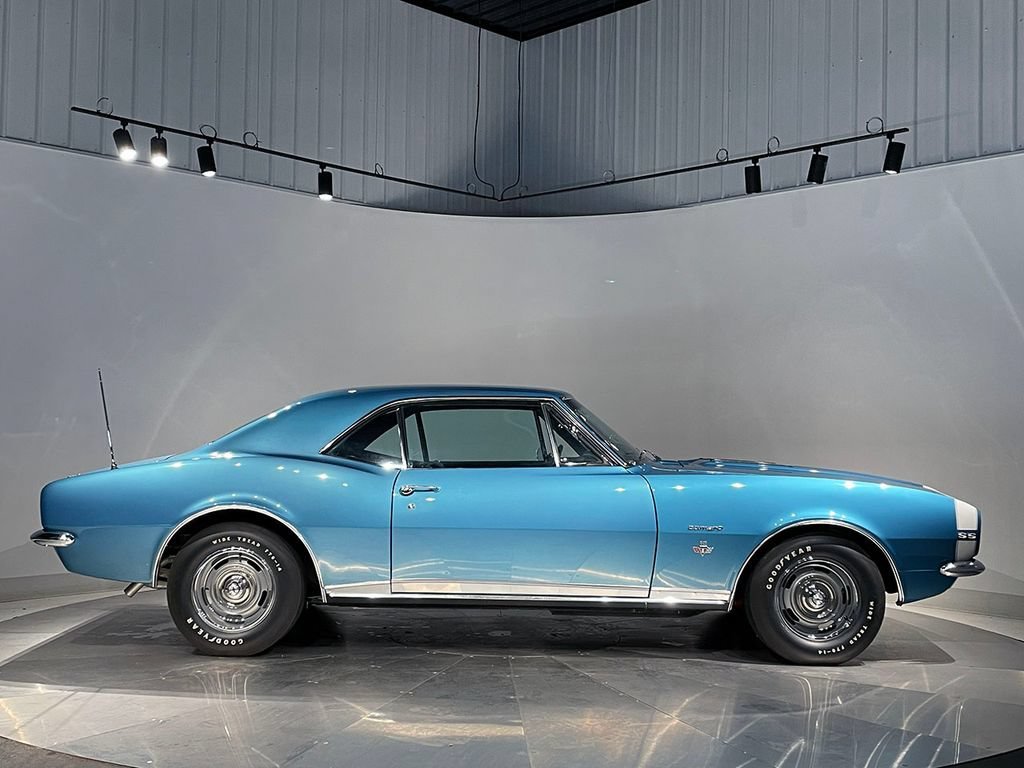 Used 1967  Chevrolet  image 4