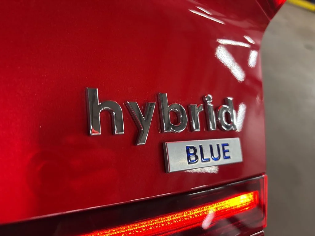 Certified Used 2021 Red Hyundai Blue image 17