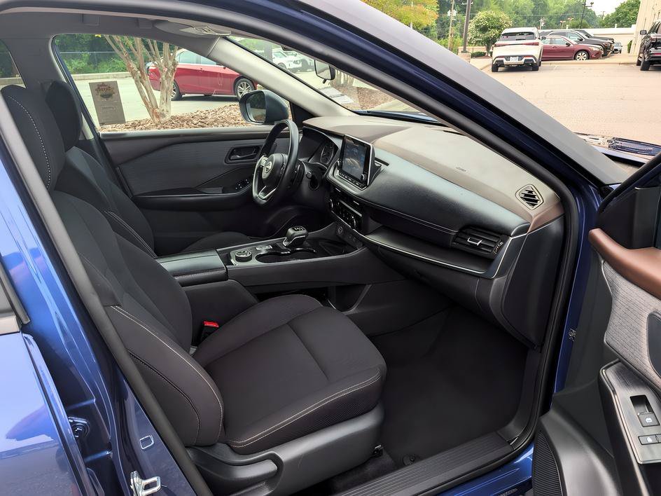 Used 2023 Caspian Blue Metallic Nissan S image 24