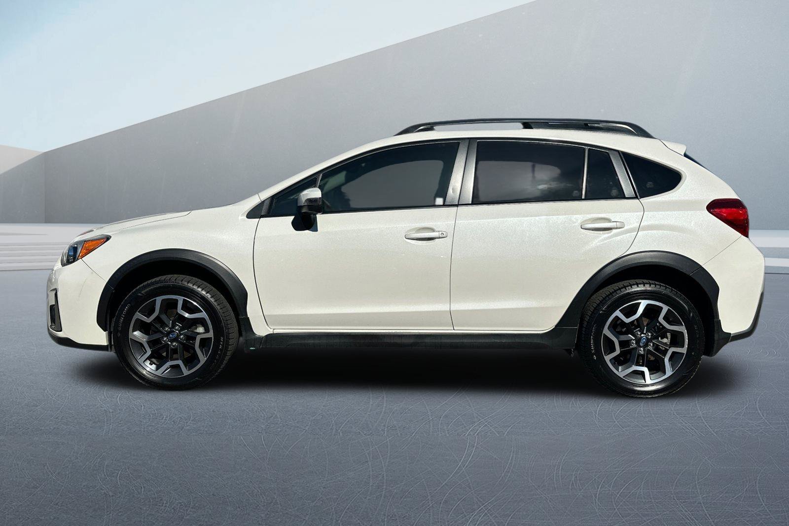 Used 2016 White Subaru 2.0i Limited image 7