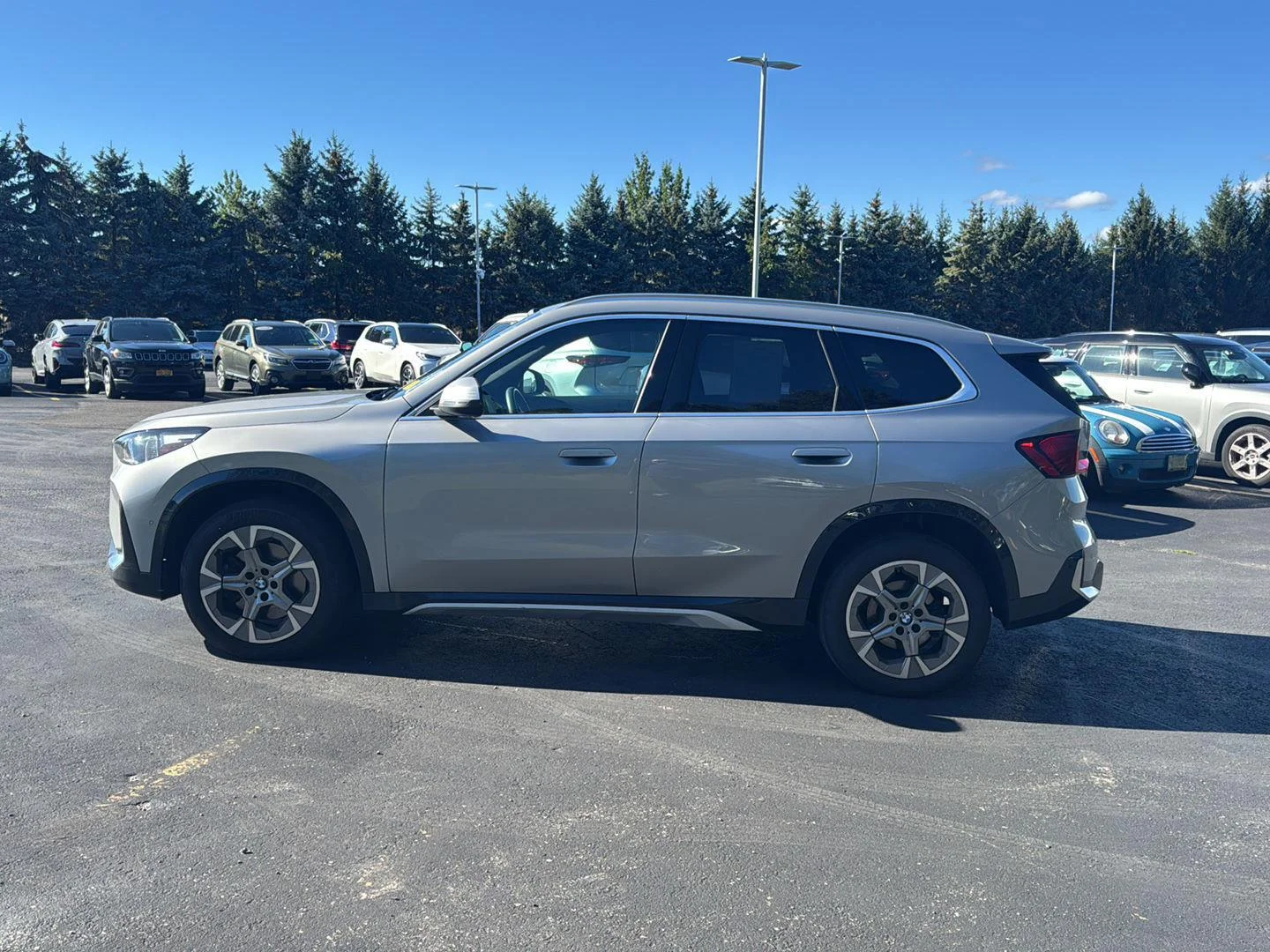 Used 2023 Space Silver Metallic BMW xDrive28i image 6