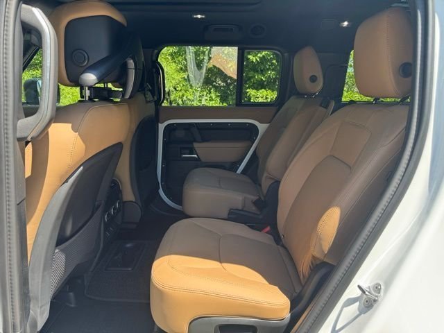 New 2026 Fuji White LAND ROVER X-Dynamic SE image 13