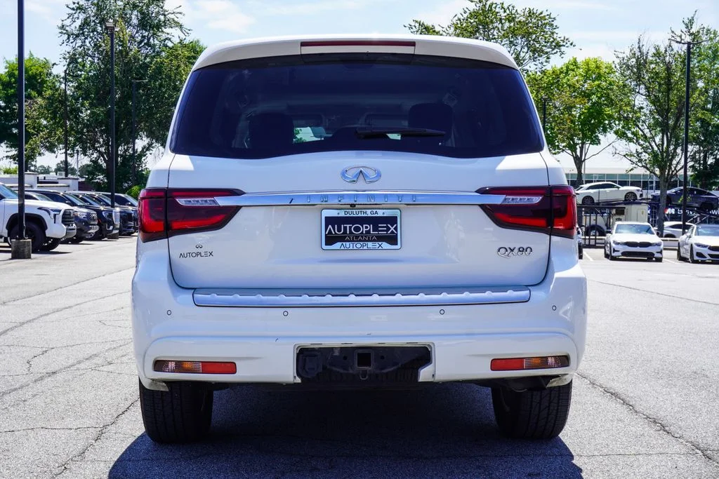 Used 2023 White INFINITI LUXE image 37