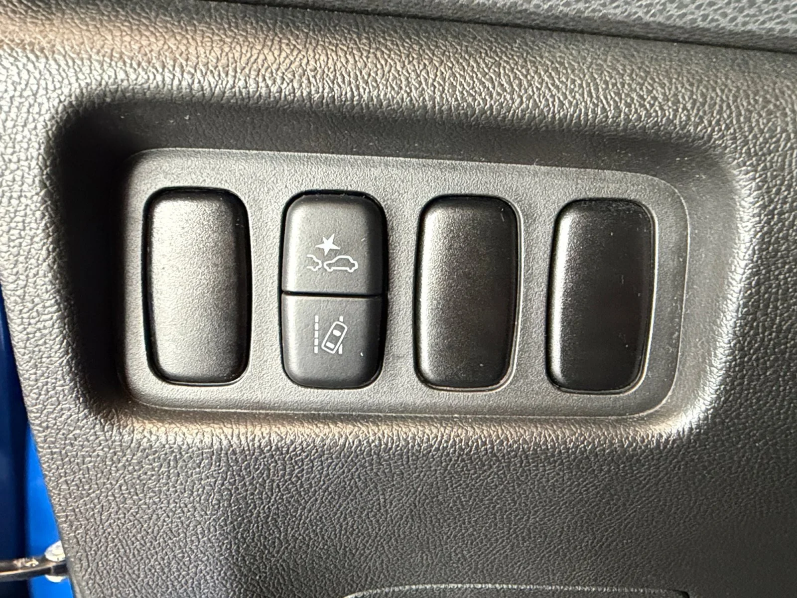 Used 2021 Octane Blue Metallic Mitsubishi LE image 26