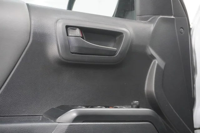 Used 2022  Toyota SR image 15
