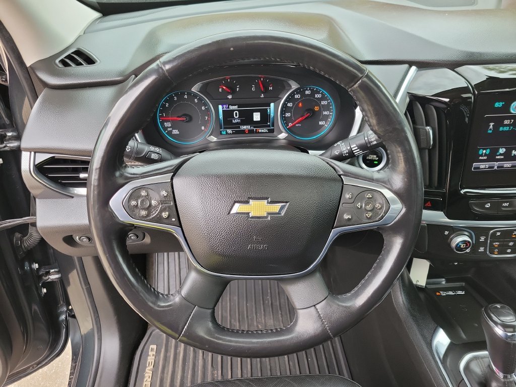 Used 2018 GRAPHITE METALLIC Chevrolet Premier image 25