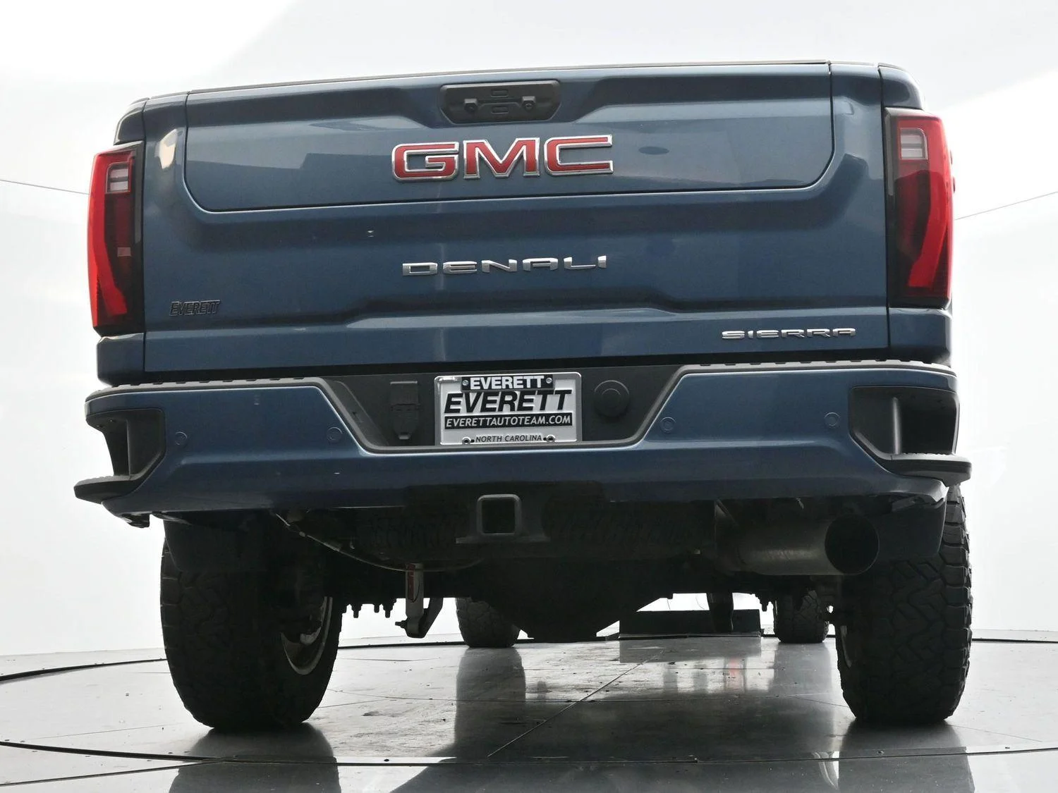 Used 2024 Downpour Metallic GMC Denali image 44