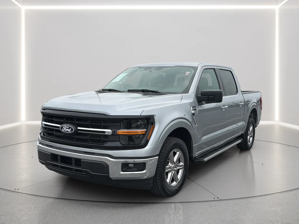 Used 2025 Silver Ford XLT image 12