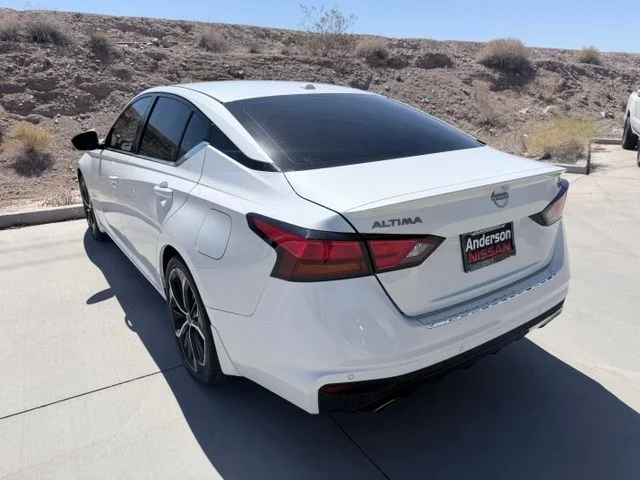 Used 2023 White Nissan 2.5 SR image 6
