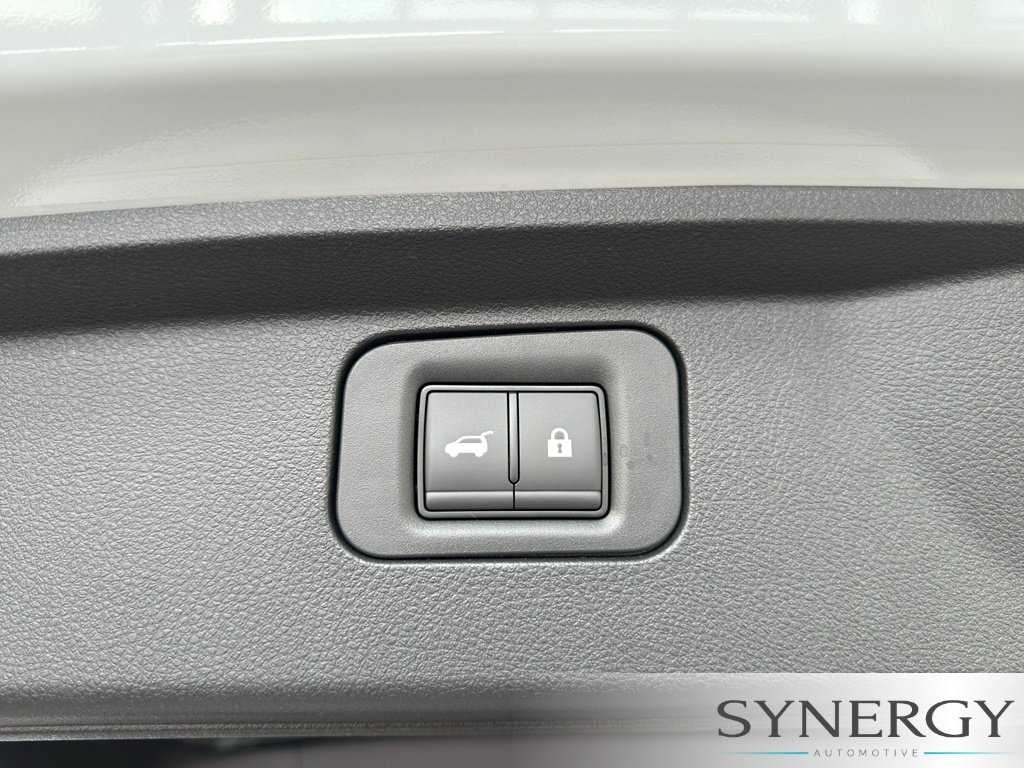New 2027 Radiant White INFINITI LUXE image 35