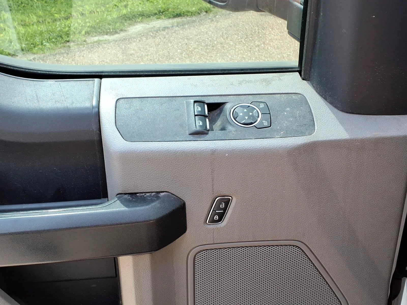 Used 2019 Oxford White Ford XL image 22