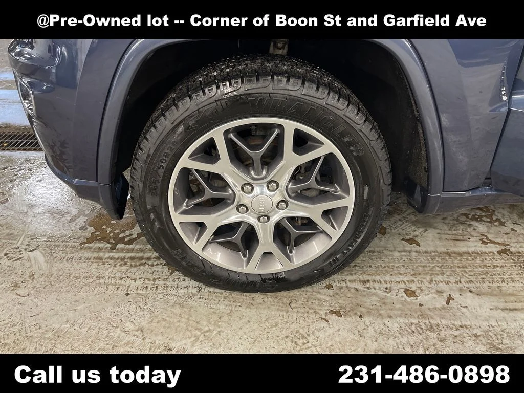 Used 2020 Blue Jeep Overland image 11
