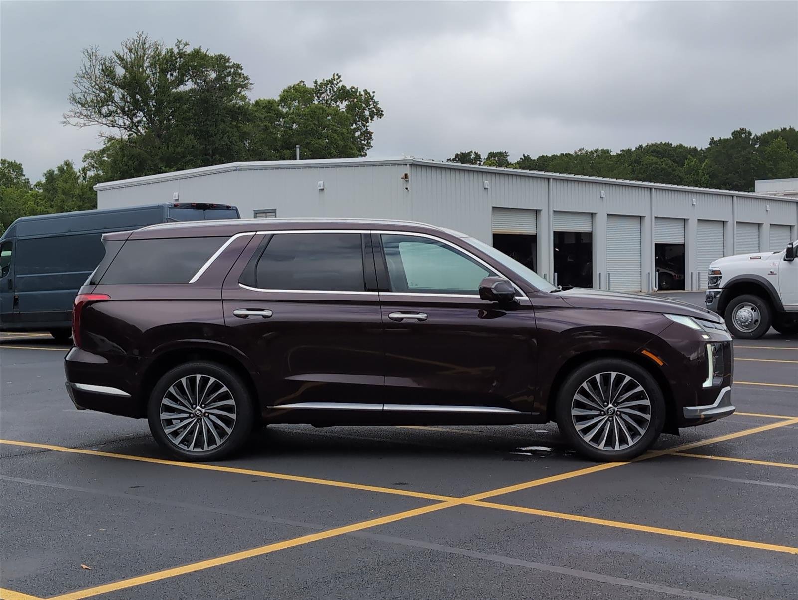 Used 2024 Sierra Burgundy Hyundai Calligraphy image 8