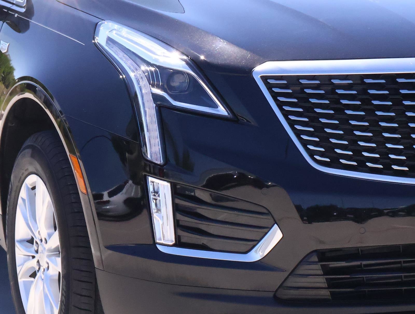 Used 2025 Stellar Black Metallic Cadillac Luxury image 8