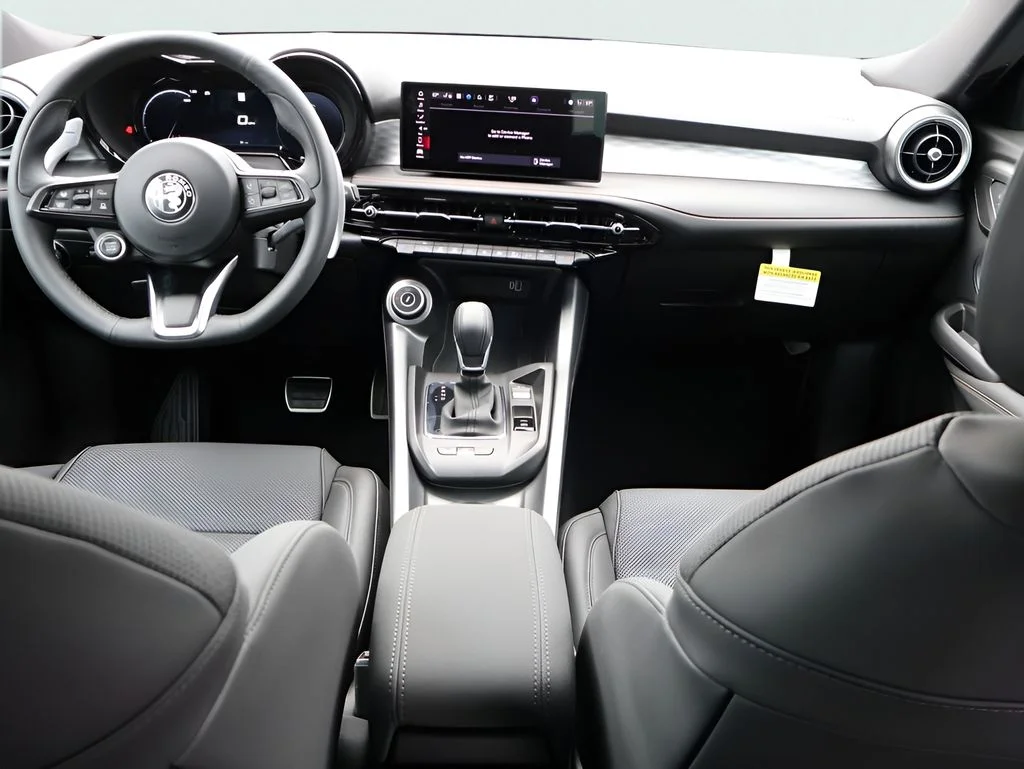 New 2025 Alfa Black Alfa Romeo Base image 15