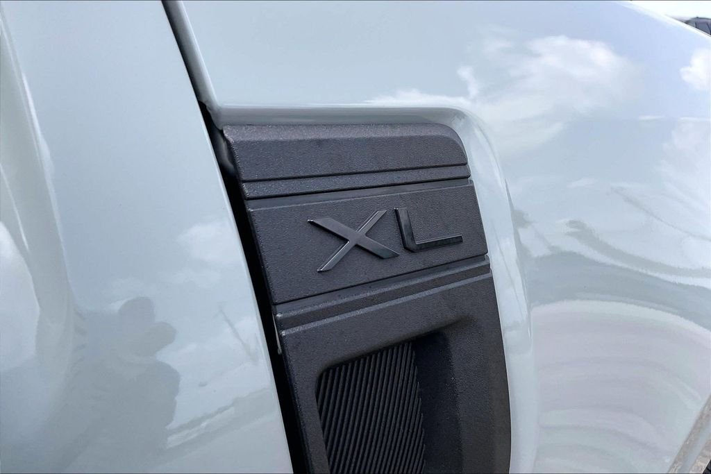 Used 2022 Green Ford XL image 21