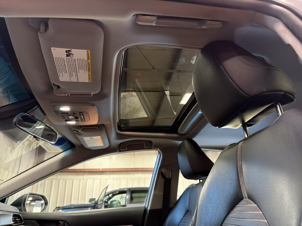 Used 2019 Silver Toyota SE image 12