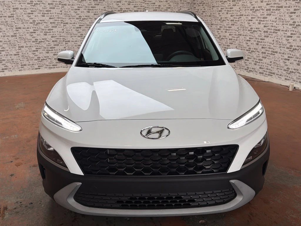Used 2023 Lunar White Hyundai SEL image 2
