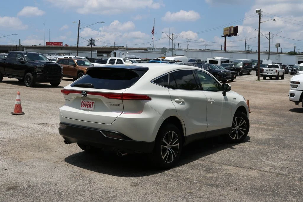 Used 2021 White Toyota LE image 5