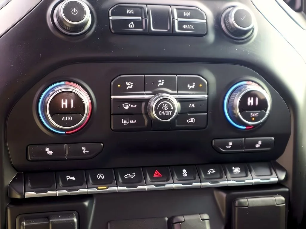 2020 Chevrolet Silverado 1500 RST - Photo 21
