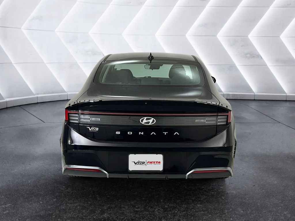 Used 2024 Blue Hyundai SEL image 5
