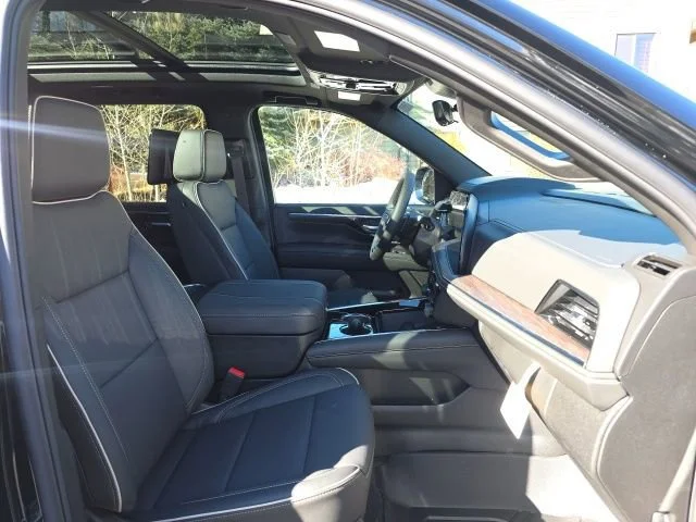 2026 Chevrolet Suburban Premier - Photo 41