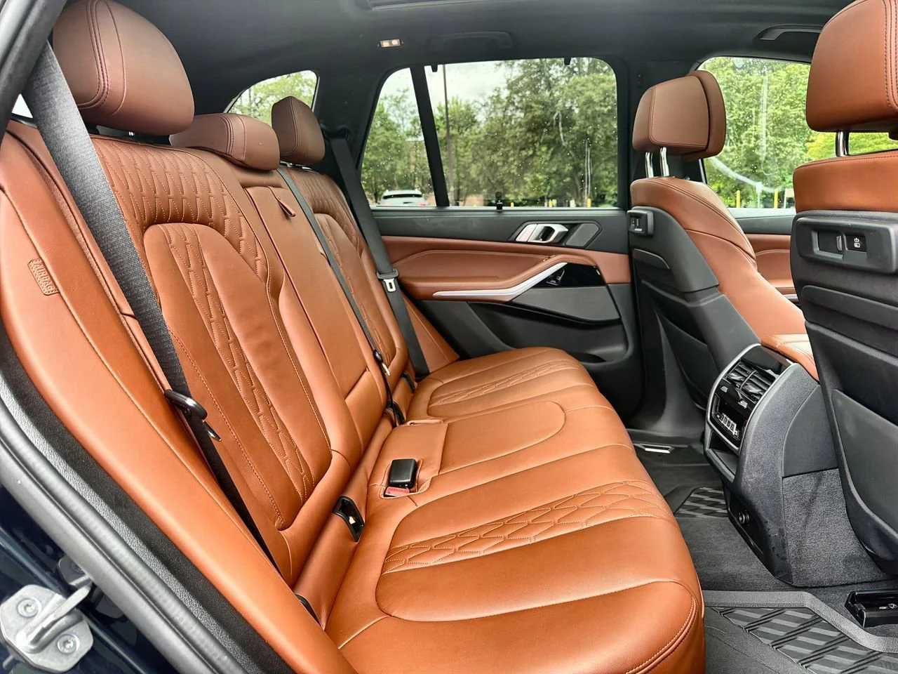 Used 2023 Black BMW M50i image 22