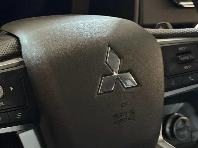 Used 2024 Red Mitsubishi SE image 18