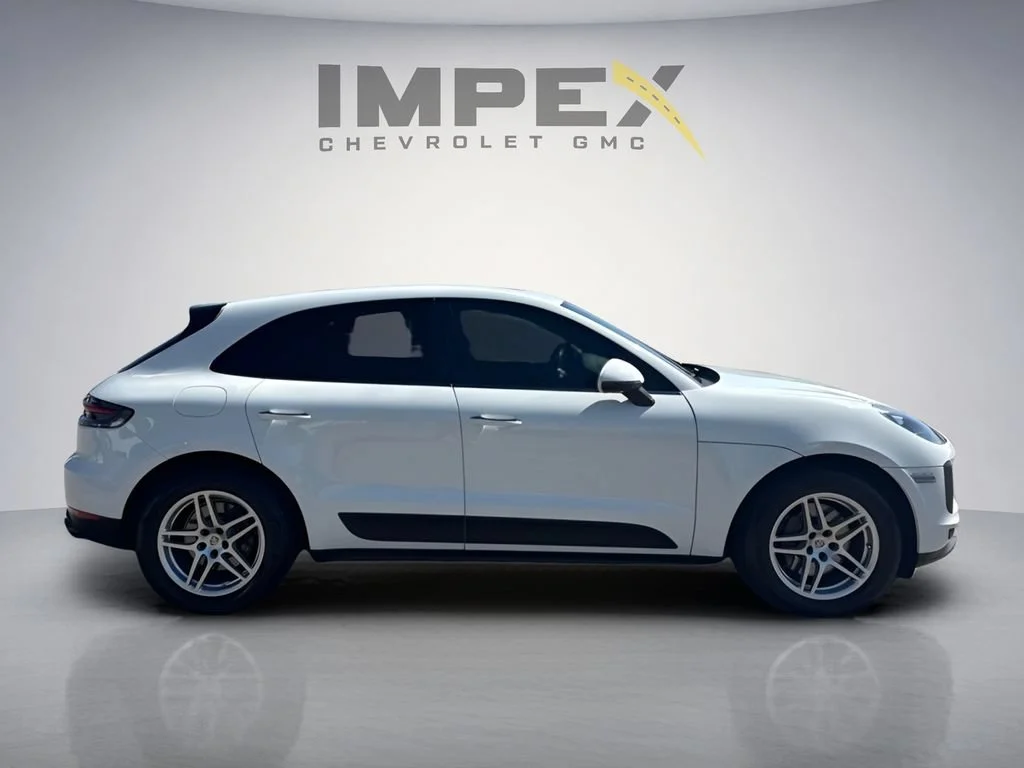 Used 2021  Porsche  image 6