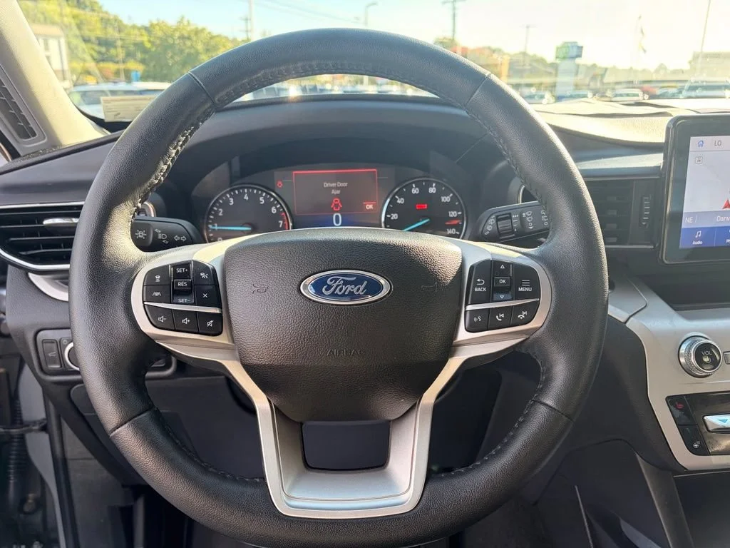 Used 2023 Gray Ford XLT image 14