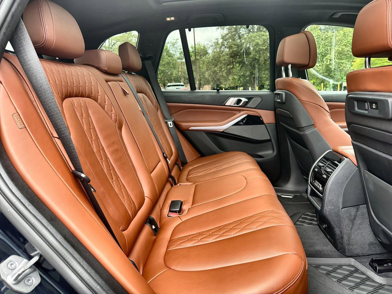 Used 2023 Black BMW M50i image 22
