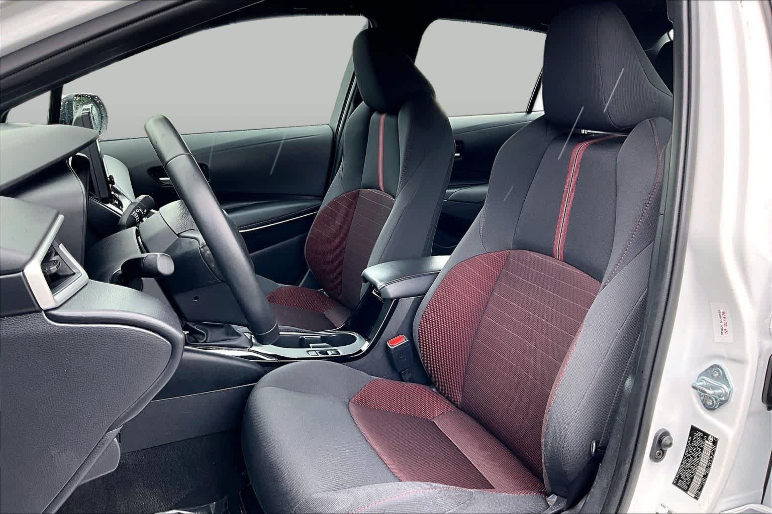 Used 2025 Ice Cap Toyota SE image 8