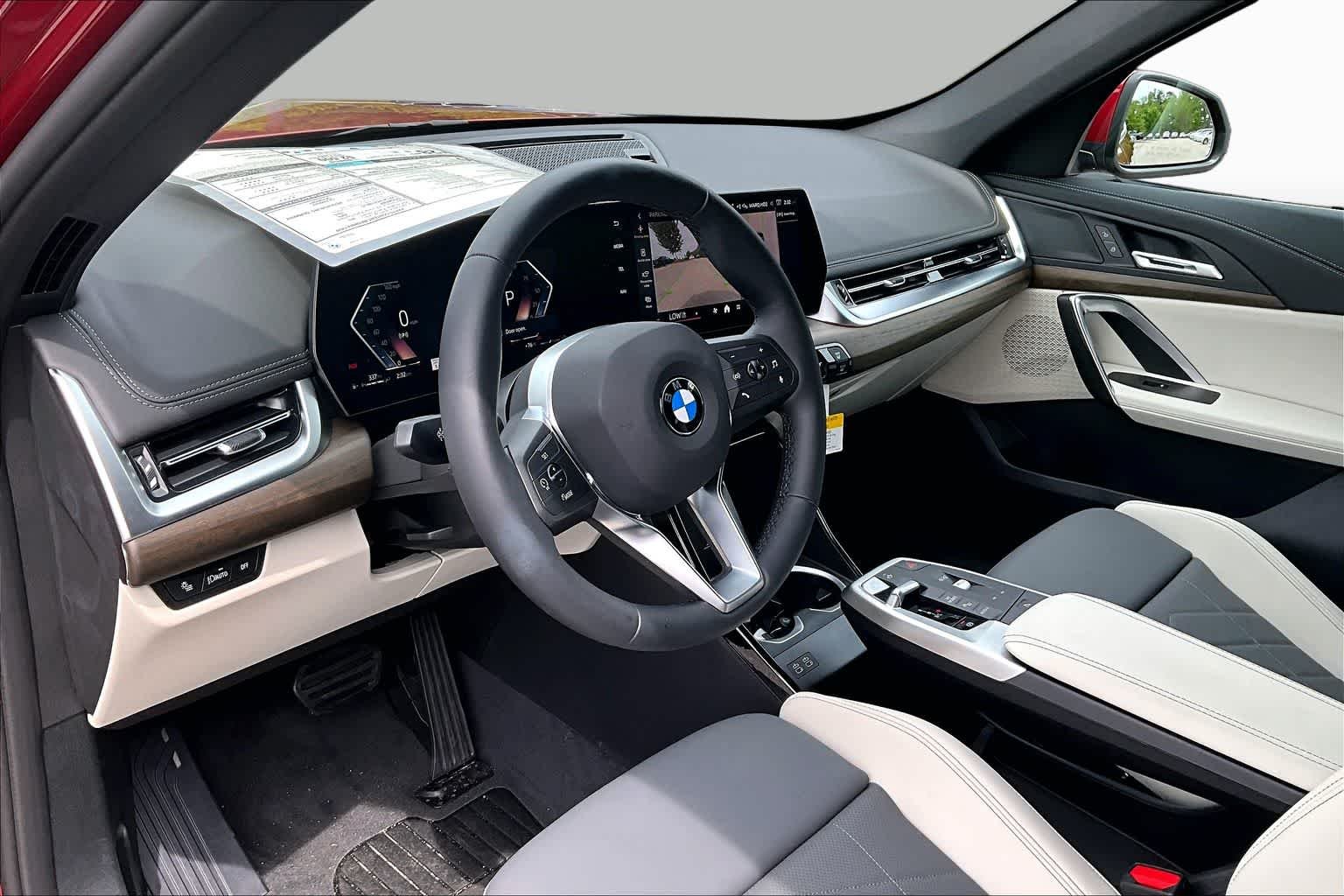 Used 2026 Vegas Red Metallic BMW xDrive28i image 9