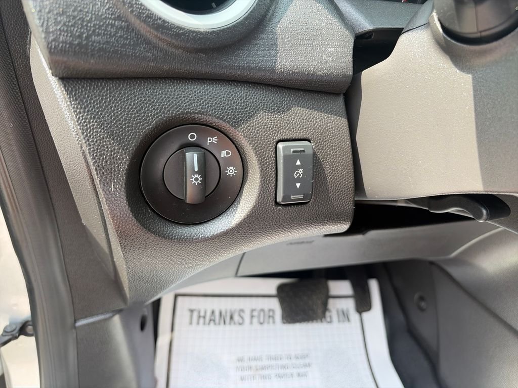 Used 2018 Silver Ford SE image 28