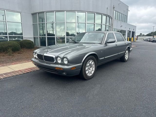 Used 2003  Jaguar Base image 2