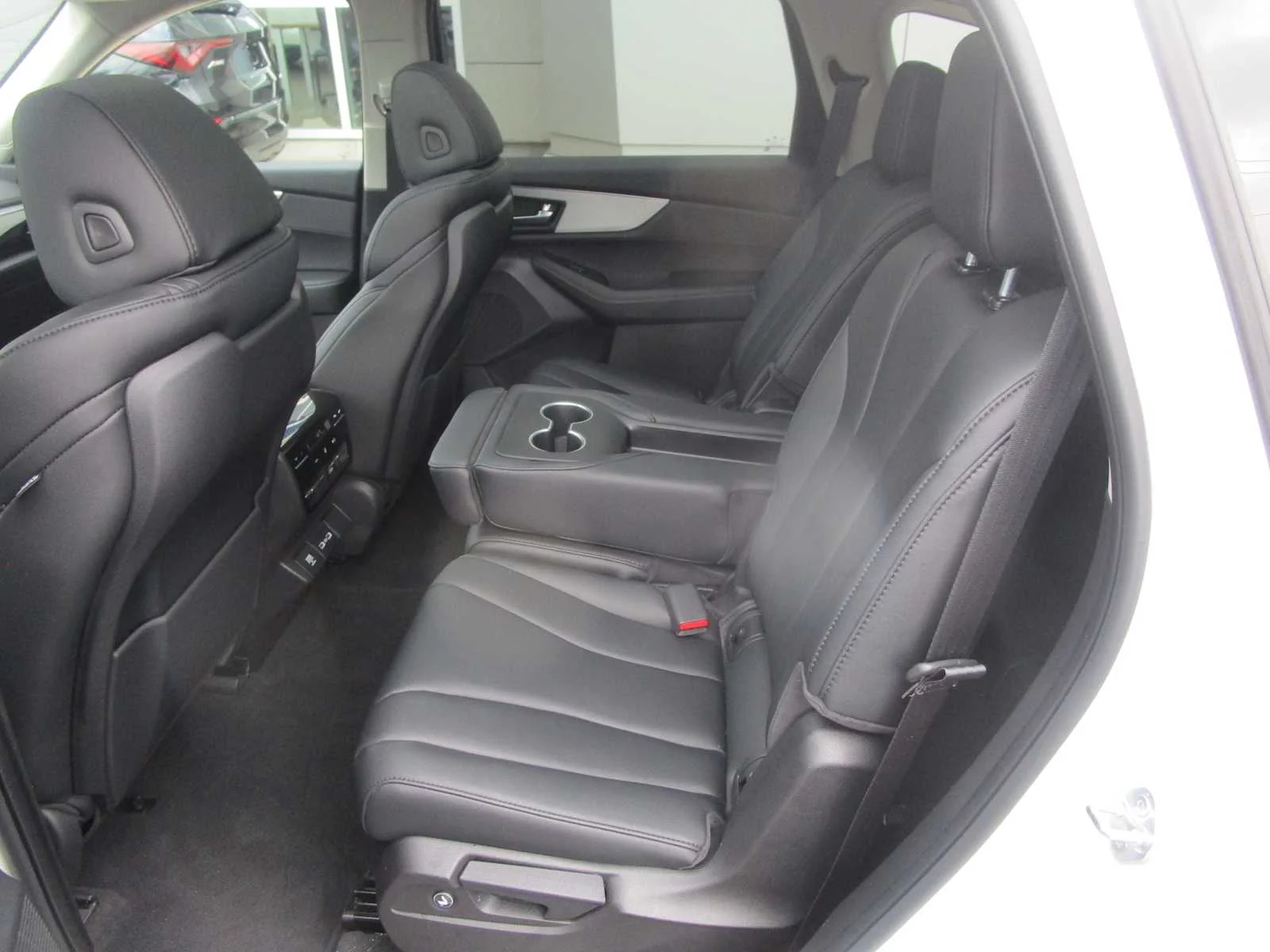 Certified Used 2024 Platinum White Pearl Acura  image 9