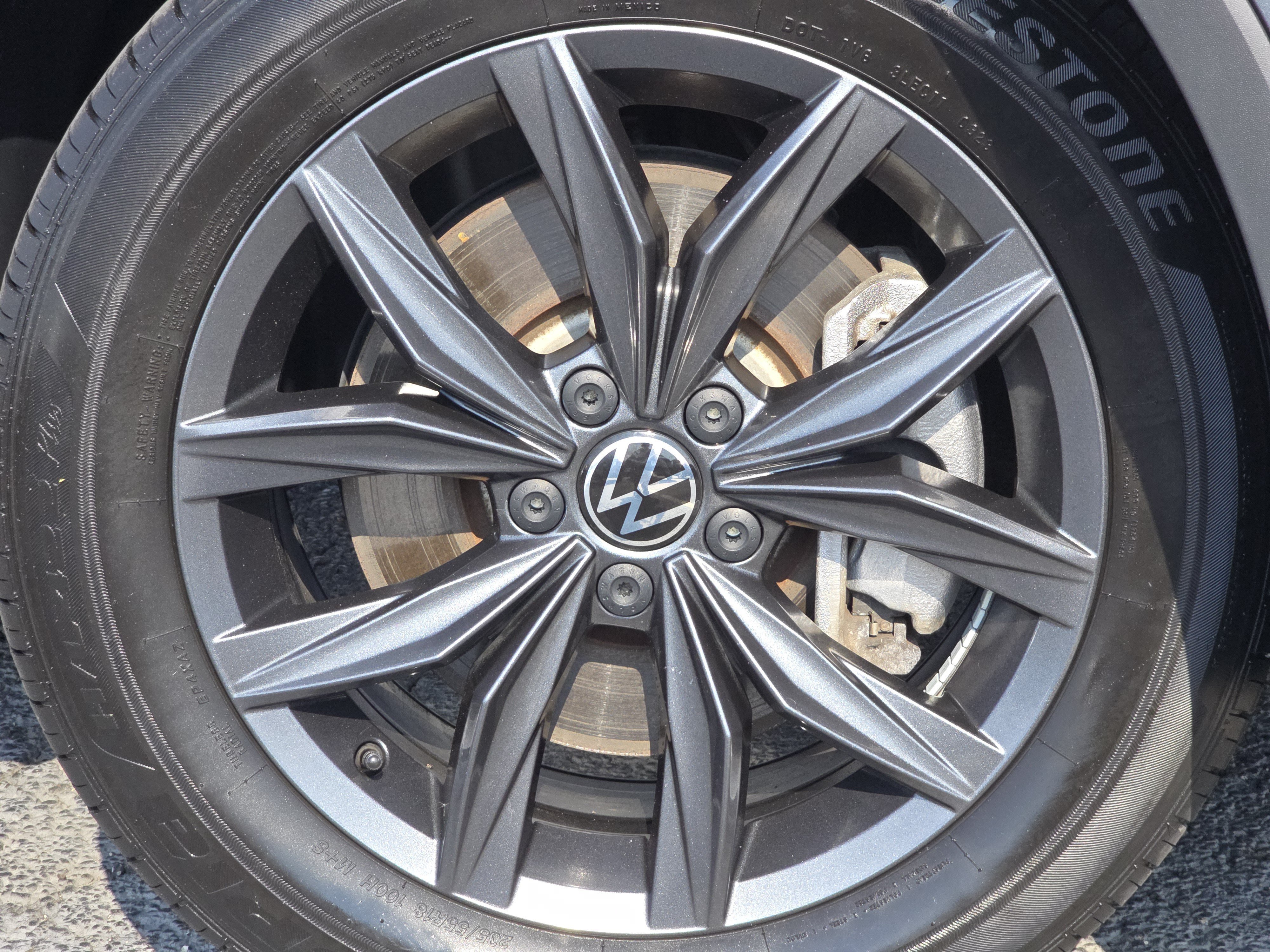 Certified Used 2023 Platinum Gray Metallic Volkswagen SE image 14