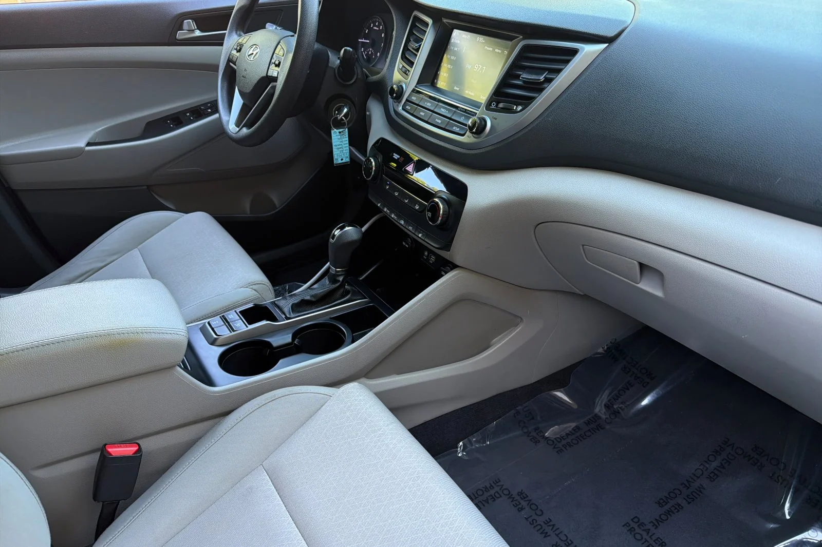 Used 2018 Gray Hyundai SEL image 13