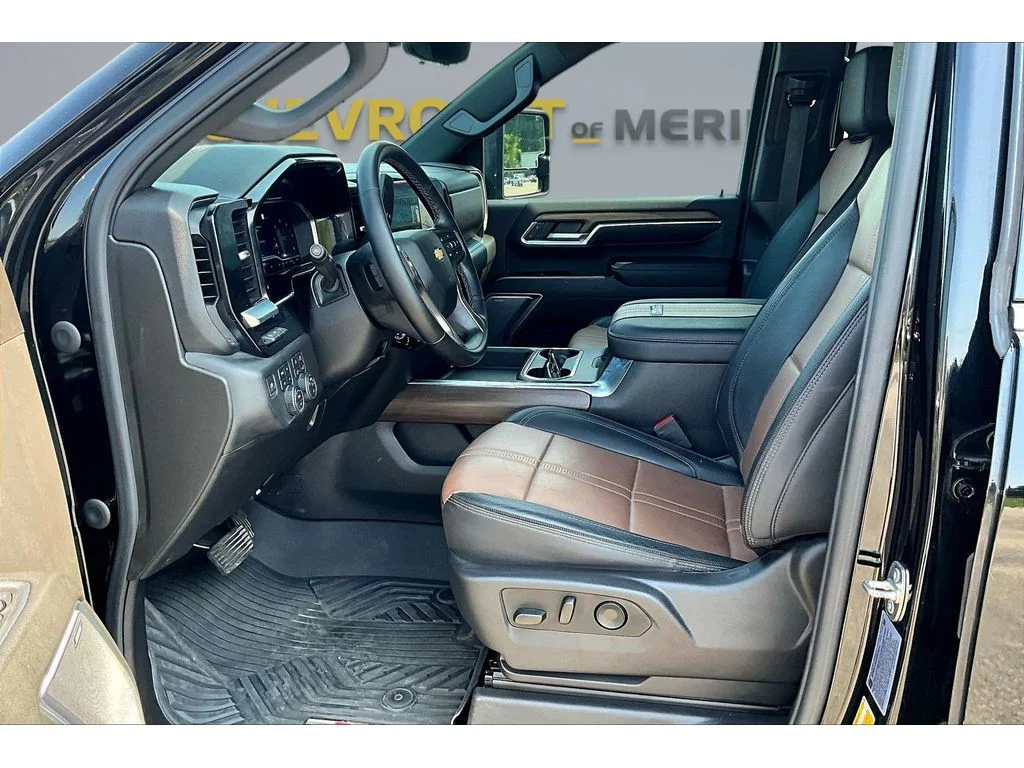 Used 2024 Black Chevrolet High Country image 11