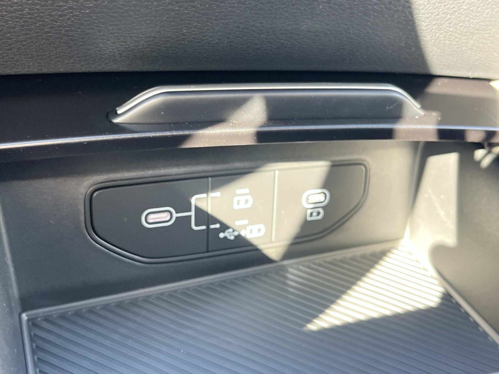 New 2027 Gravity Gray Kia LX image 28