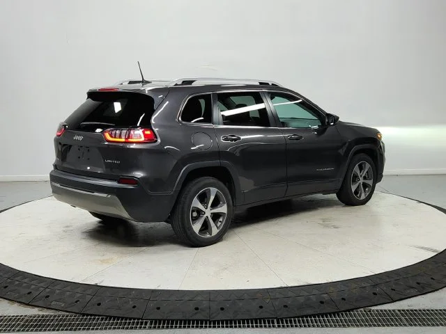 Used 2019 Gray Jeep Limited image 8
