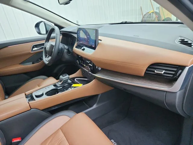 Used 2026 Gray Nissan Platinum image 38