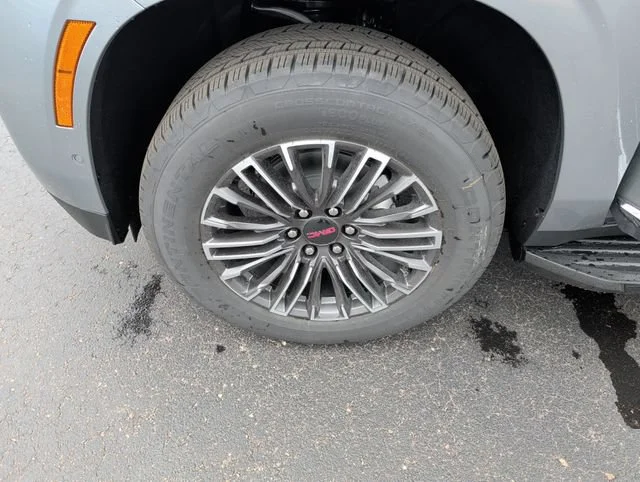 New 2026 Sterling Metallic GMC Elevation image 30
