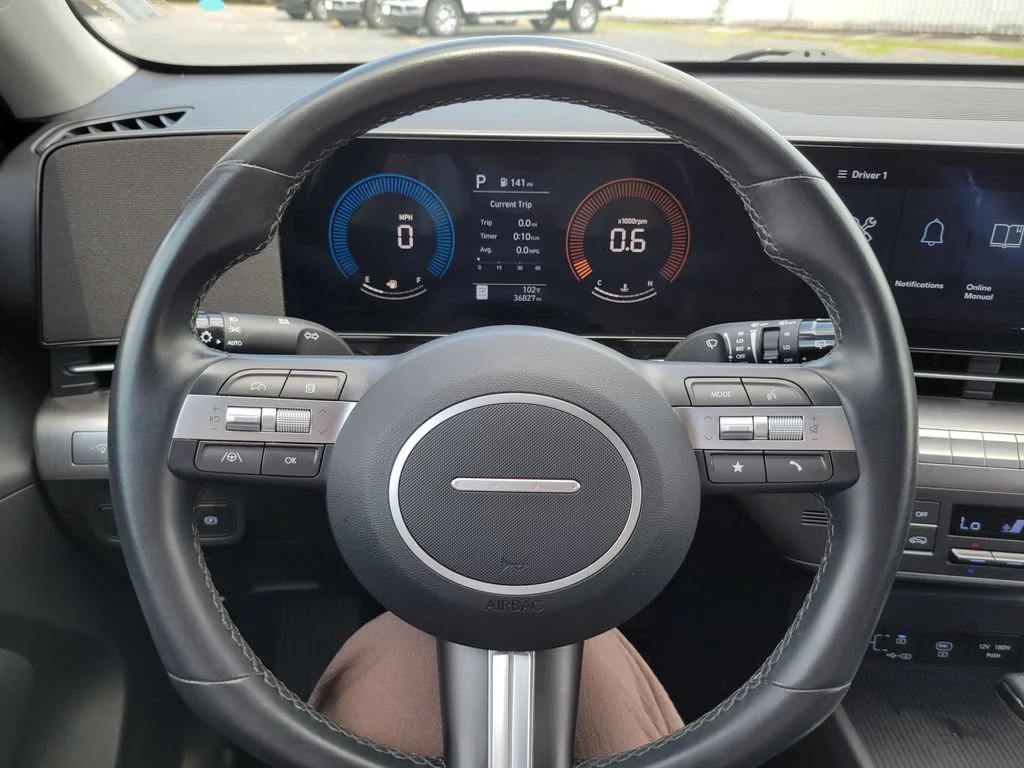 Used 2025 White Hyundai SEL image 30
