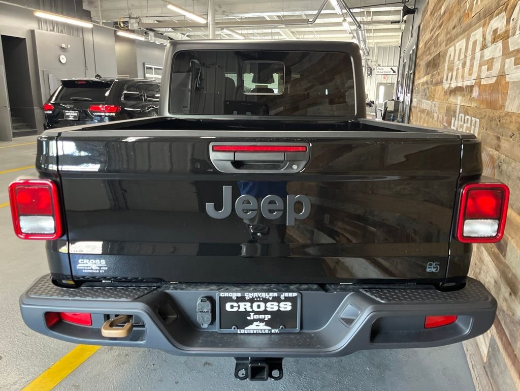New 2026 Black Clear-Coat Exterior Paint Jeep 85th Anniversary Edition image 18