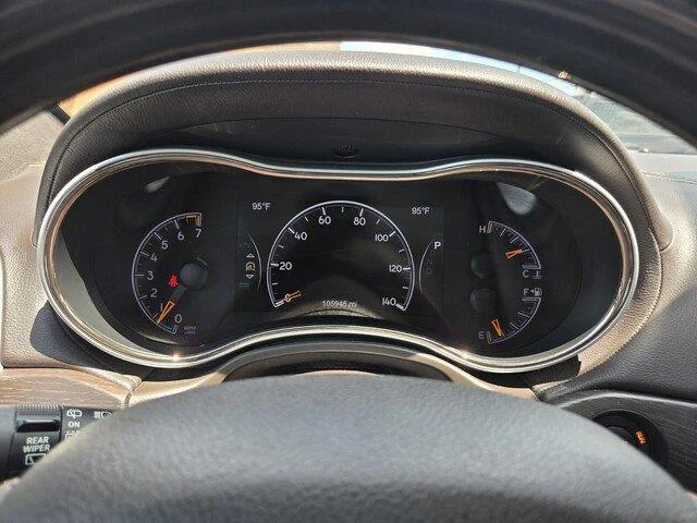 Used 2018 Ivory 3-Coat Jeep Summit image 15