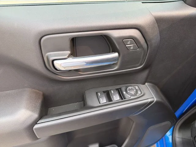 Used 2025 Blue Chevrolet Custom image 15