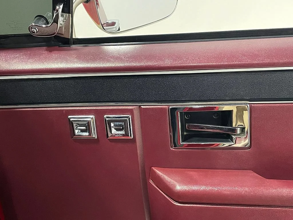 Used 1985  Chevrolet NA image 34